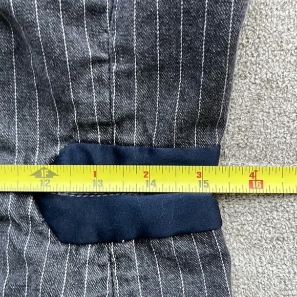 Theory Barker Pin Striped Blazer Jacket. SIZE: Medium. - Picture 11 of 12